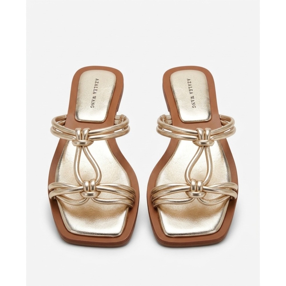 NWT Azalea Slip on Flat Sandals in Gold / Size 9‎ / Never worn